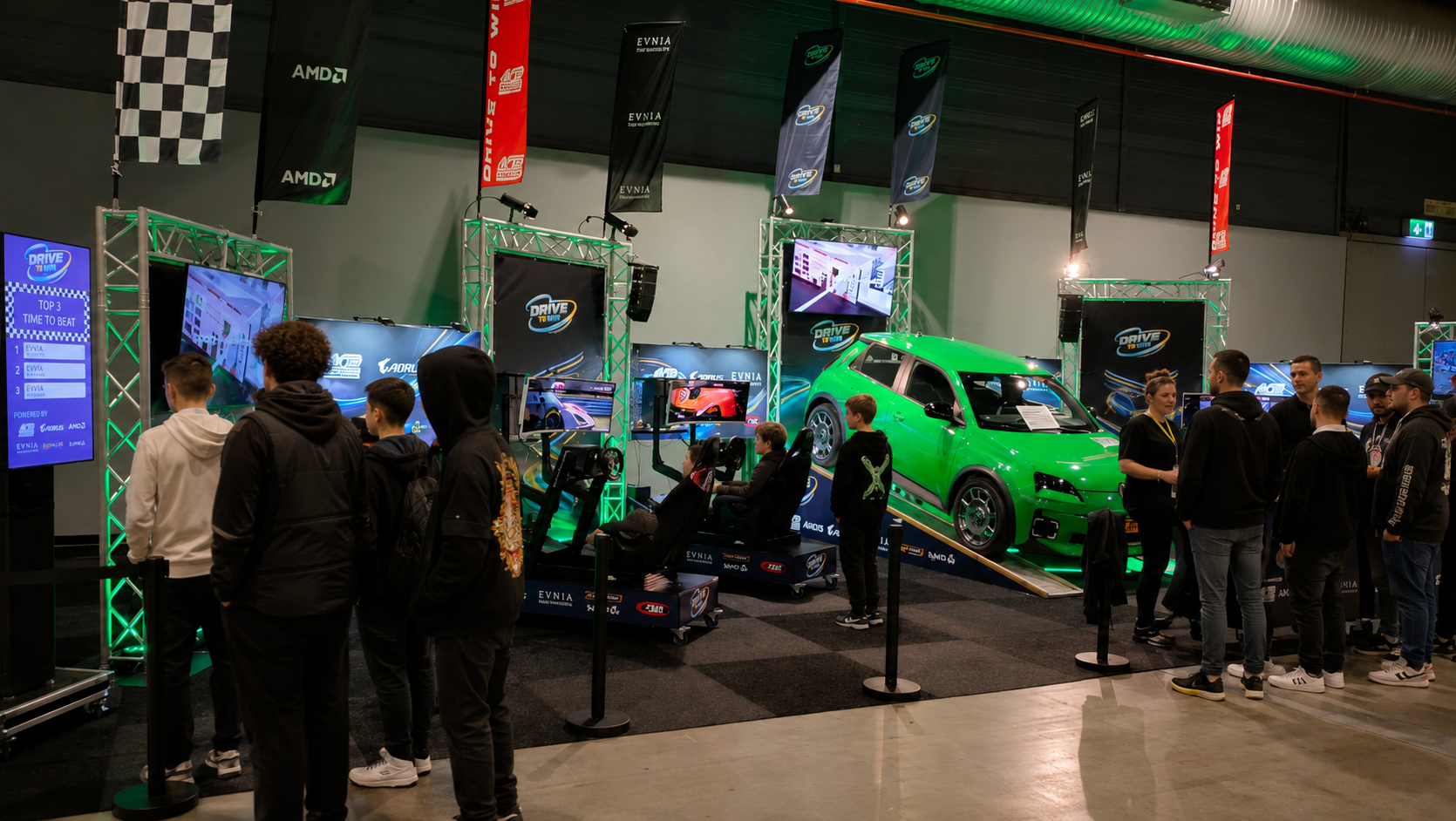 DTW live activatie met sim racing, publiek en leaderboard